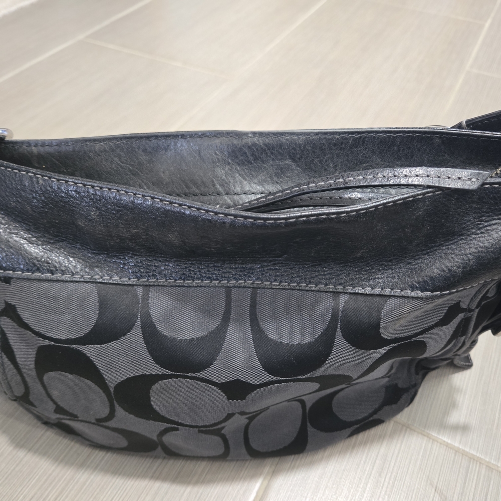 Coach Black Signature Shoulder Bag - Picture 3 of 4